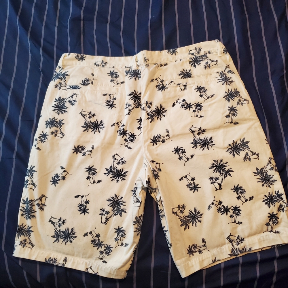 "Old Navy" sz 38 men's palm tree pattern shorts